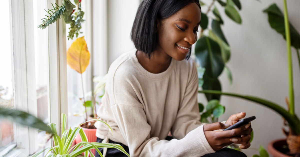 Virtual care consult on smartphone Patient does a virtual care consult
