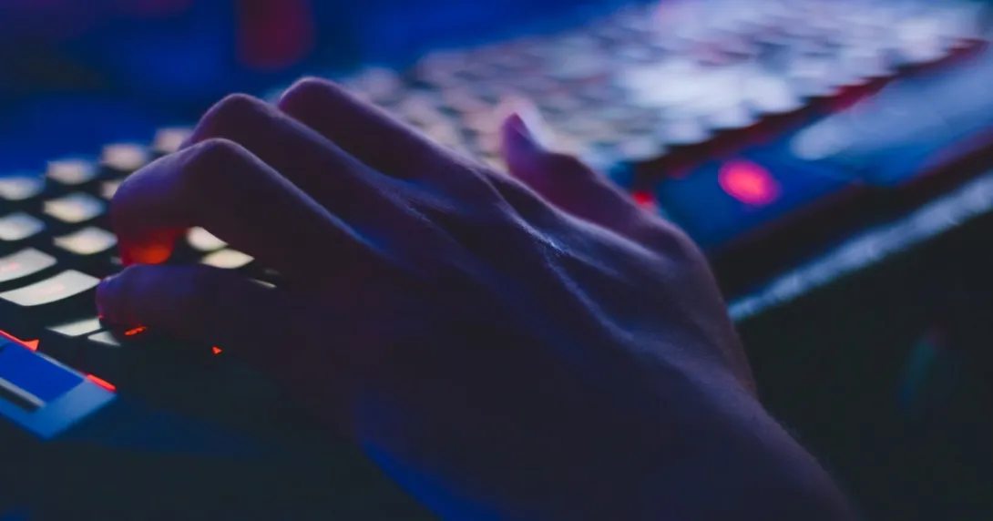 hand on keyboard hand on keyboard